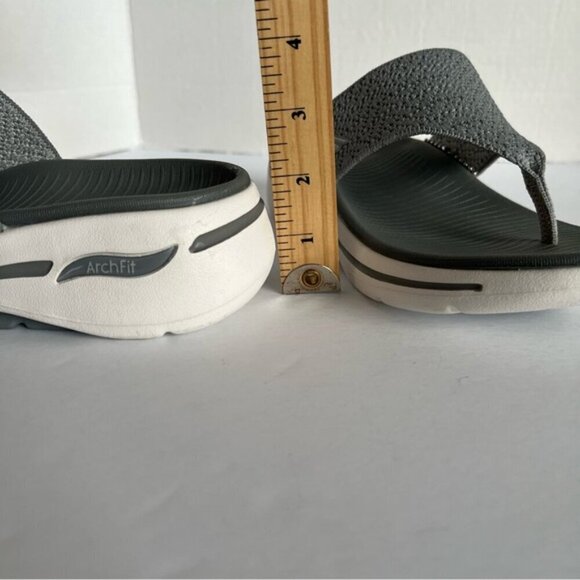 Sketchers - Go walk Arch Fit Weekender Toe Thong Sandal - Gray. Size: 8 US. NWT - Picture 15 of 16